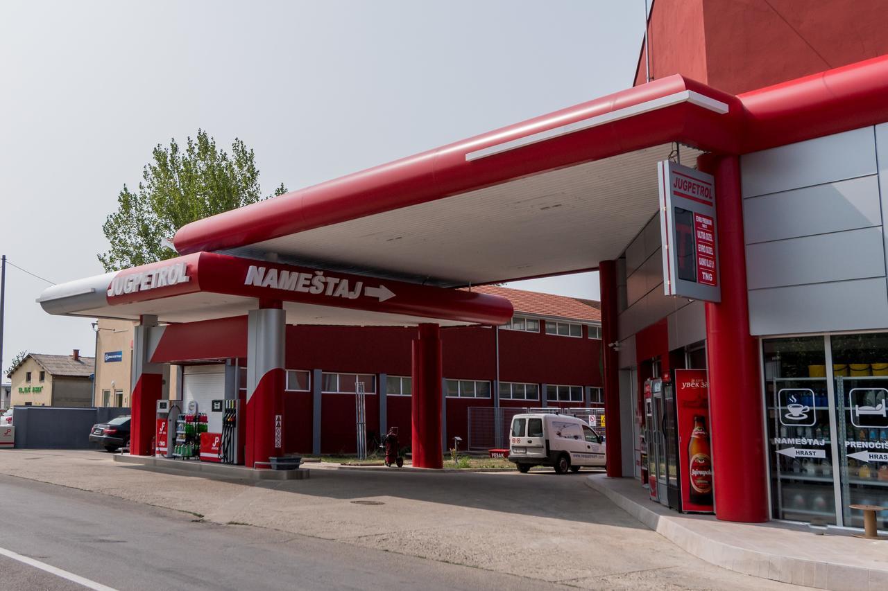بيت شباب Prenociste Hrast Paraćin المظهر الخارجي الصورة